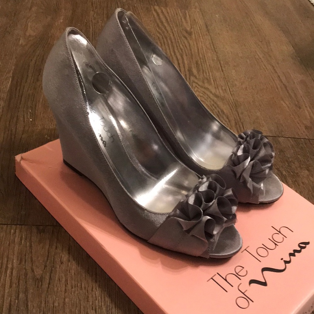 Grey open toed wedge